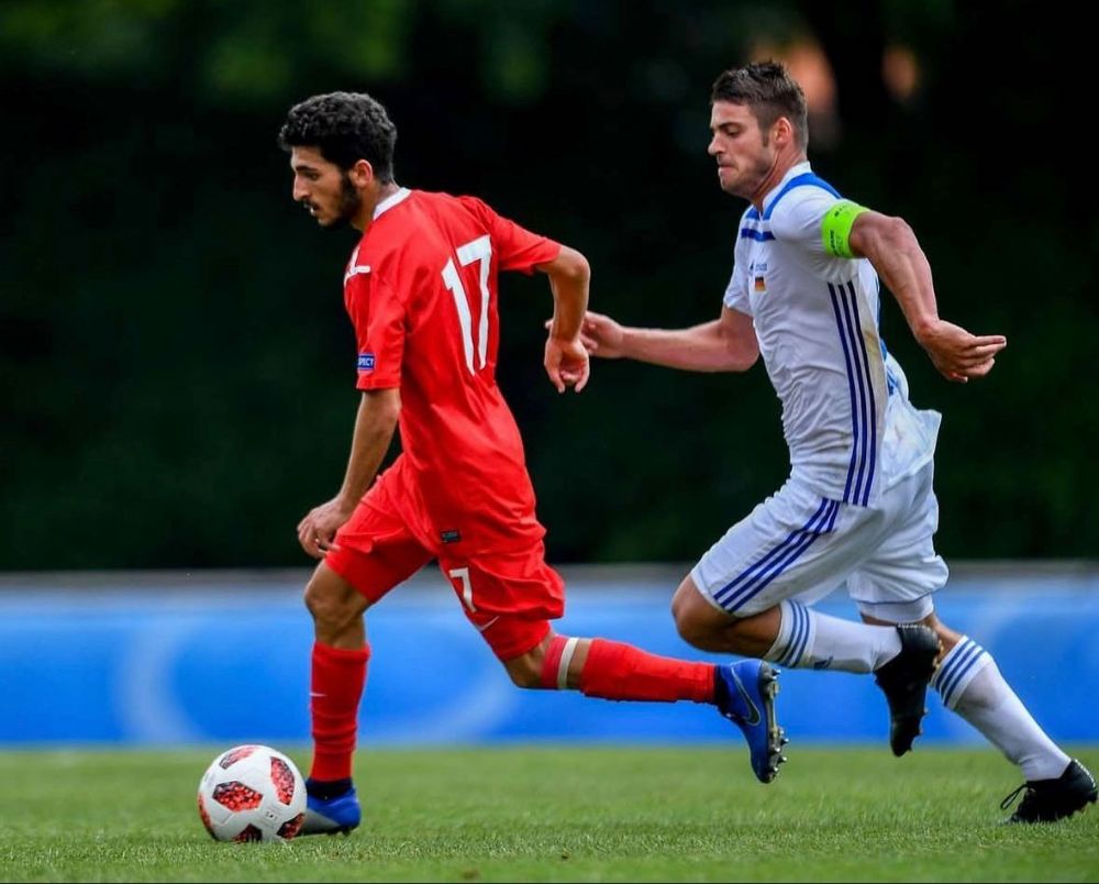 Amatör Milli Futbolcu Onur Geçgel, Selimpaşaspor’a İmza Attı