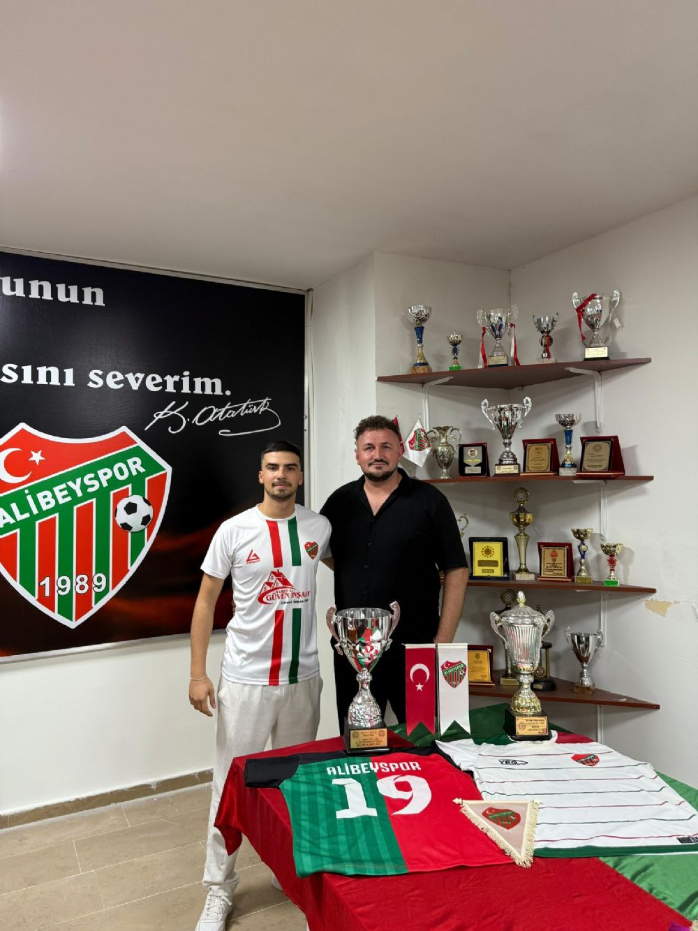 Şampiyonlar Alibeyspor’da!