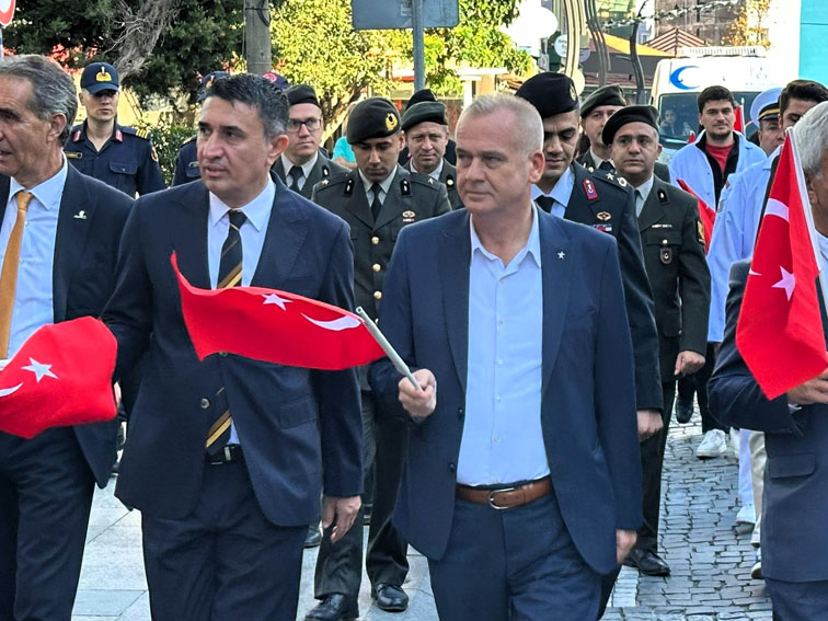 Silivri AK Parti İlçe Başkanı Barlas: Kahramanlarımıza şükran borçluyuz