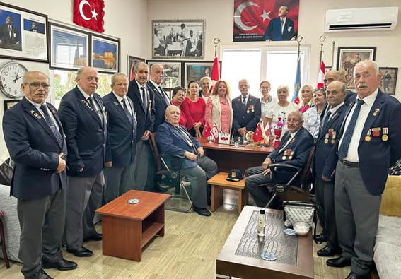 Silivri CHP Kadın Kolları’ndan Gaziler Derneği’ne ziyaret