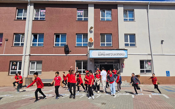 Selimpaşa Ahmet Ziylan Ortaokulu’nda Deprem Tatbikatı