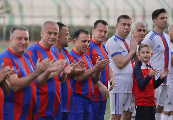 Silivri’de protokol sahaya indi