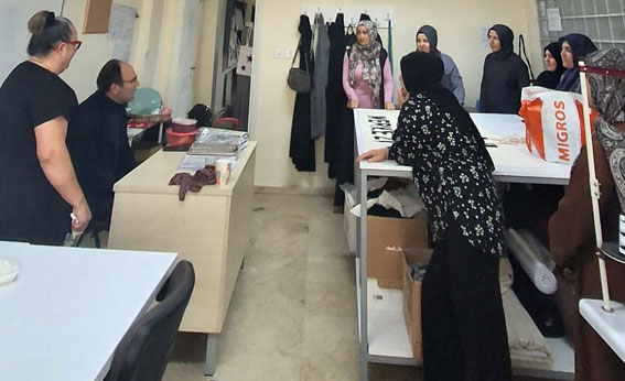 Silivri Halk Eğitimi Merkezi Müdüründen Giyim Üretimi Kursuna ziyaret