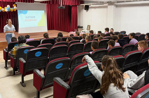 Silivri Danamandıra İlk Ve Ortaokulu’nda Aile İçi İletişim Ve Çocuk Hakları semineri