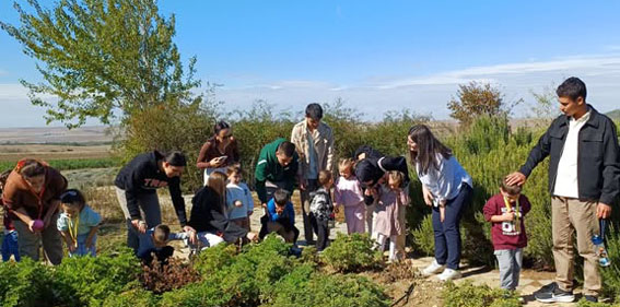 Silivrili minik eller TÜRAM’da turşu kurdu