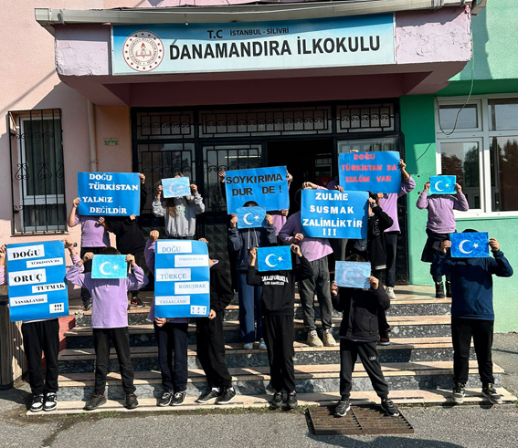 Silivri Danamandıra öğrencilerinden barış mesajları