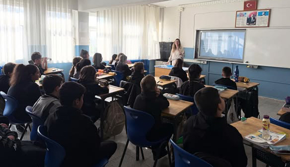 Silivri Sayalar ve Çayırdere’de Öğrencilere “Aile İçi İletişim ve Çocuk Hakları” Semineri