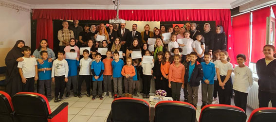 Silivri'de Aile Okulu Projesi kapsamında veliler sertifikalarını aldı