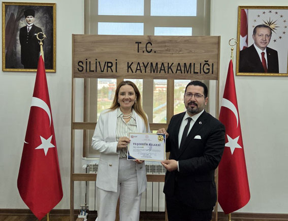 Silivri okul yöneticilerinden Aylin Aydın’a eTwinning başarısı için Teşekkür Belgesi