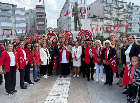 Silivri CHP Kadın Kolları Başkanı Erdim: Cumhuriyete borcumuz var; biz kadınlar koşmaya devam edeceğiz