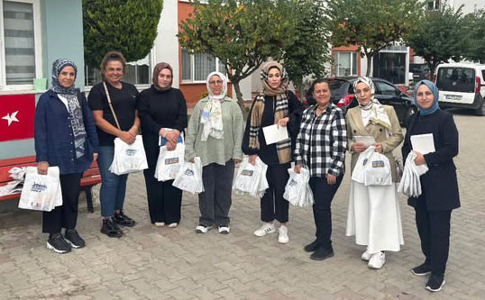 Silivri AK Parti Kadın Kolları sahada vatandaşlarla buluştu