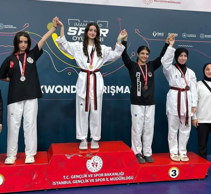 Silivri Taekwondo Kulübü Şampiyonadan derecelerle döndü