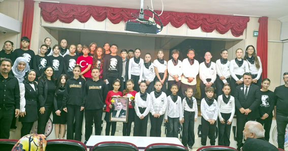 Silivri Çağrıbey Ortaokulu'nda Ata'ya vefa