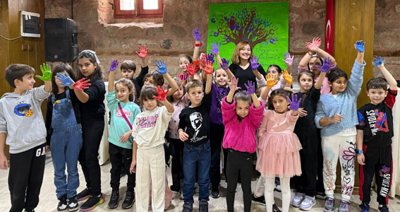 Silivrili çocukların Ata sevgisi tuvale yansıdı