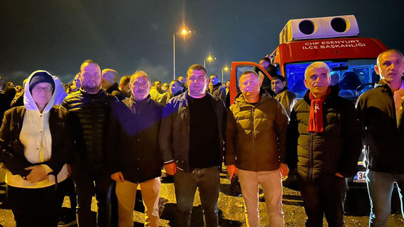 Silivri CHP temsilcileri, Ahmet Özer’in tahliyesini cezaevi önünde bekledi