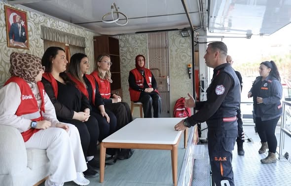 Silivri Kızılay’dan Deprem Simülasyon Tırına ziyaret