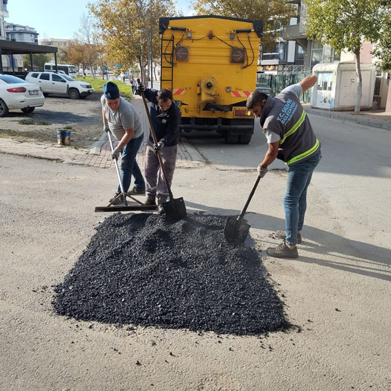Silivri’de yol bakım ve onarım çalışmaları aralıksız devam ediyor