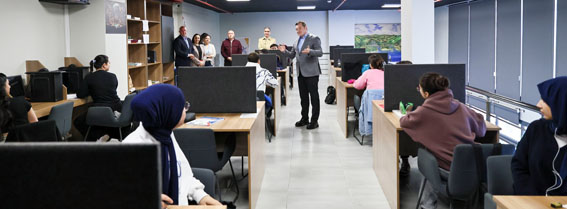 Silivri Belediye Başkanı Balcıoğlu’ndan öğrencilere destek ziyareti