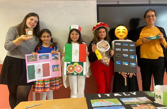 Selimpaşa İlkokulu’nda 4/E sınıfından renkli Ülke Tanıtım Etkinliği