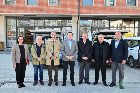 Silivri Belediyesi’nden 15 bin haneye un ve ayçiçek yağı desteği