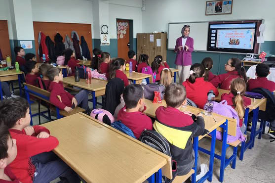 Silivri Büyükkılıçlı’da öğrencilere “Aile İçi İletişim Ve Çocuk Hakları” Semineri
