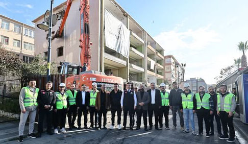 “Silivri’de riskli yapı stokunu adım adım yeniliyoruz”