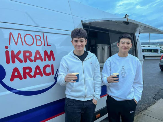 Silivri Belediye Başkanı Balcıoğlu’ndan öğrencilere sıcak çorba ikramı başladı