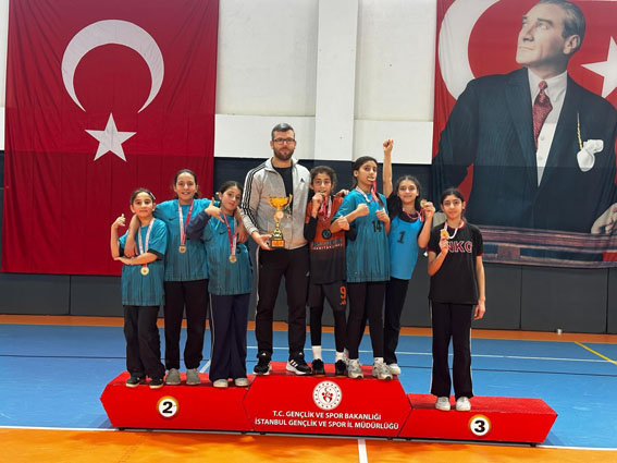 Silivri Namık Kemal Küçük Kızlar takımı Futsal İlçe Şampiyonu