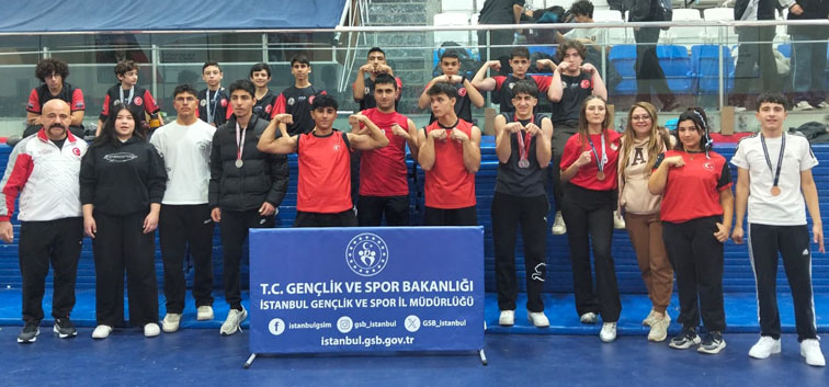 Silivrili sporcular Bilek Güreşinde tarih yazdı