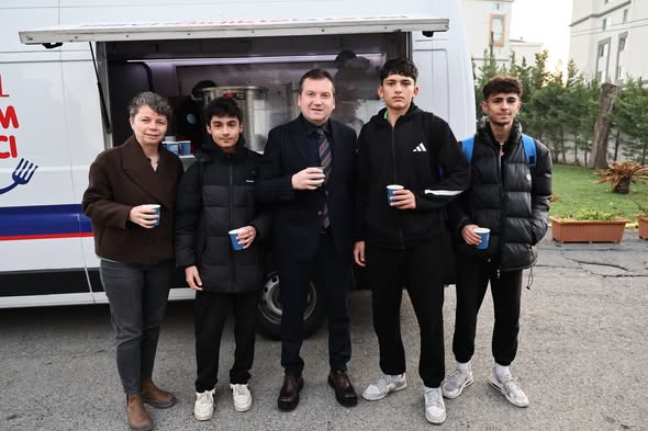 Silivri Belediye Başkanı Balcıoğlu’ndan Baldöktü öğrencilerine çorba ikramı