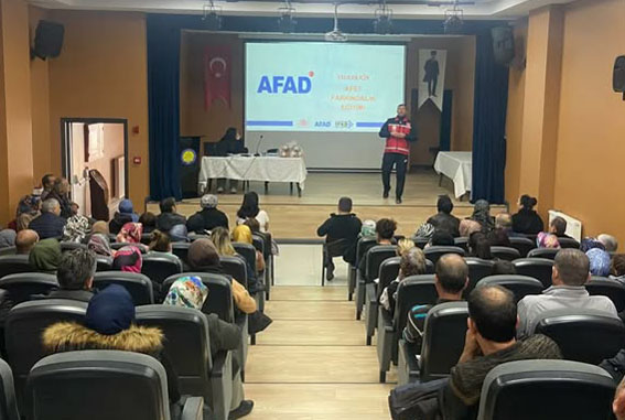 Silivri Necip Sarıbekir Lisesi Velilerine Afet Farkındalık Eğitimi: “Tedbir Hayat Kurtarır”