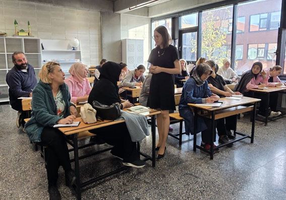 Silivri Ortaokulu Aile Okulu’nda “Sosyal ve Duygusal Gelişim” eğitimi ilgiyle devam ediyor