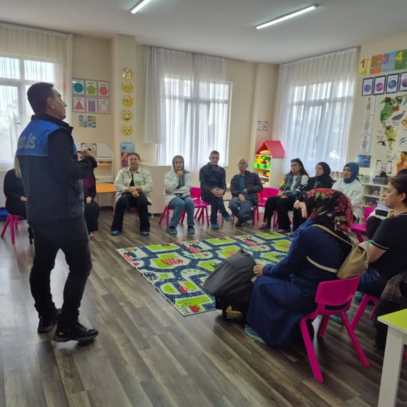 Silivri Akçay Anaokulu Velilerine “Dijital Bağımlılık” Semineri: Geleceğe güvenli adımlar