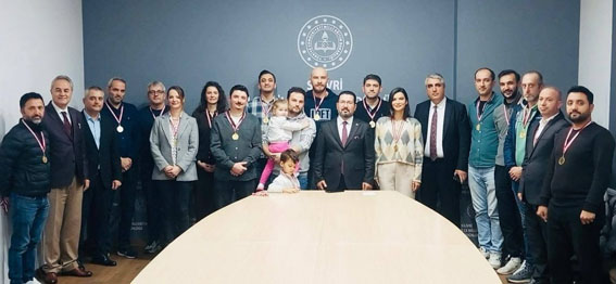 Silivri'de Voleybol Turnuvası birincileri ödüllendirildi