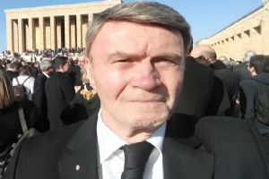 Ertuğrul Kutluay vefat etti