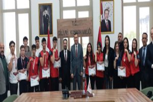 Silivri Kaymakam Toğan’dan Şampiyon Bilek Güreşi Takımına tebrik