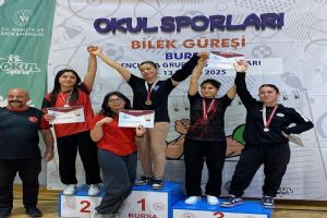 Silivrili Öğrencilerden Bilek Güreşinde Bölge İkinciliği