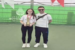 Ertuğrul Gazi Ortaokulu’ndan Kort Tenisinde Çifte İlçe İkinciliği