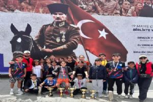 Silivri Namık Kemal Ortaokulu’ndan Atletizmde kupa ve madalya yağmuru