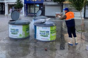 Silivri’de Yaz Temizliği: Çöp konteynerleri dezenfekte ediliyor
