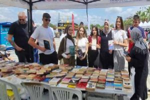Silivri Tarım Lisesi öğrencileri çevre ve kitap sevgisini birleştirdi