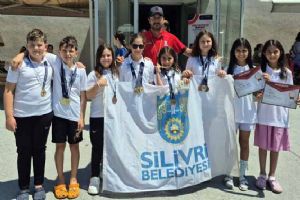 Silivrili Minik Yüzücülerden madalya yağmuru