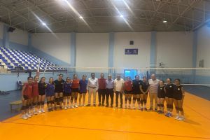 Silivrispor Yönetiminden Kız Voleybol Takımı'na Moral Ziyareti