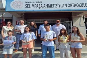 Selimpaşa Ziylan Ortaokulu öğrencileri başarılarıyla gururlandırdı, ödüllerini aldı
