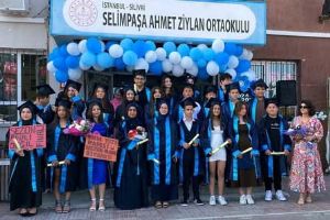 Selimpaşa Ahmet Ziylan Ortaokulu mezunlarını uğurladı
