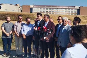 Özel’e cezaevi ziyaretinde eşlik ettiler