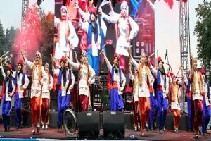 Silivri Halk Dansları Topluluğu’ndan Yoğurt Festivali’nde gösteri