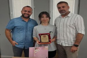 LGS Türkiye Şampiyonu Ilgın Esila Dağıstan’a okulundan anlamlı ödül