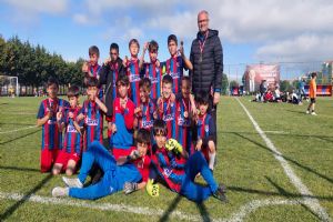 Yılmaz Lise Futbol Akademisi Başarılarıyla Göz Dolduruyor
