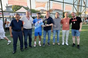 Mandıra’da şampiyonun kupası Balcıoğlu’ndan